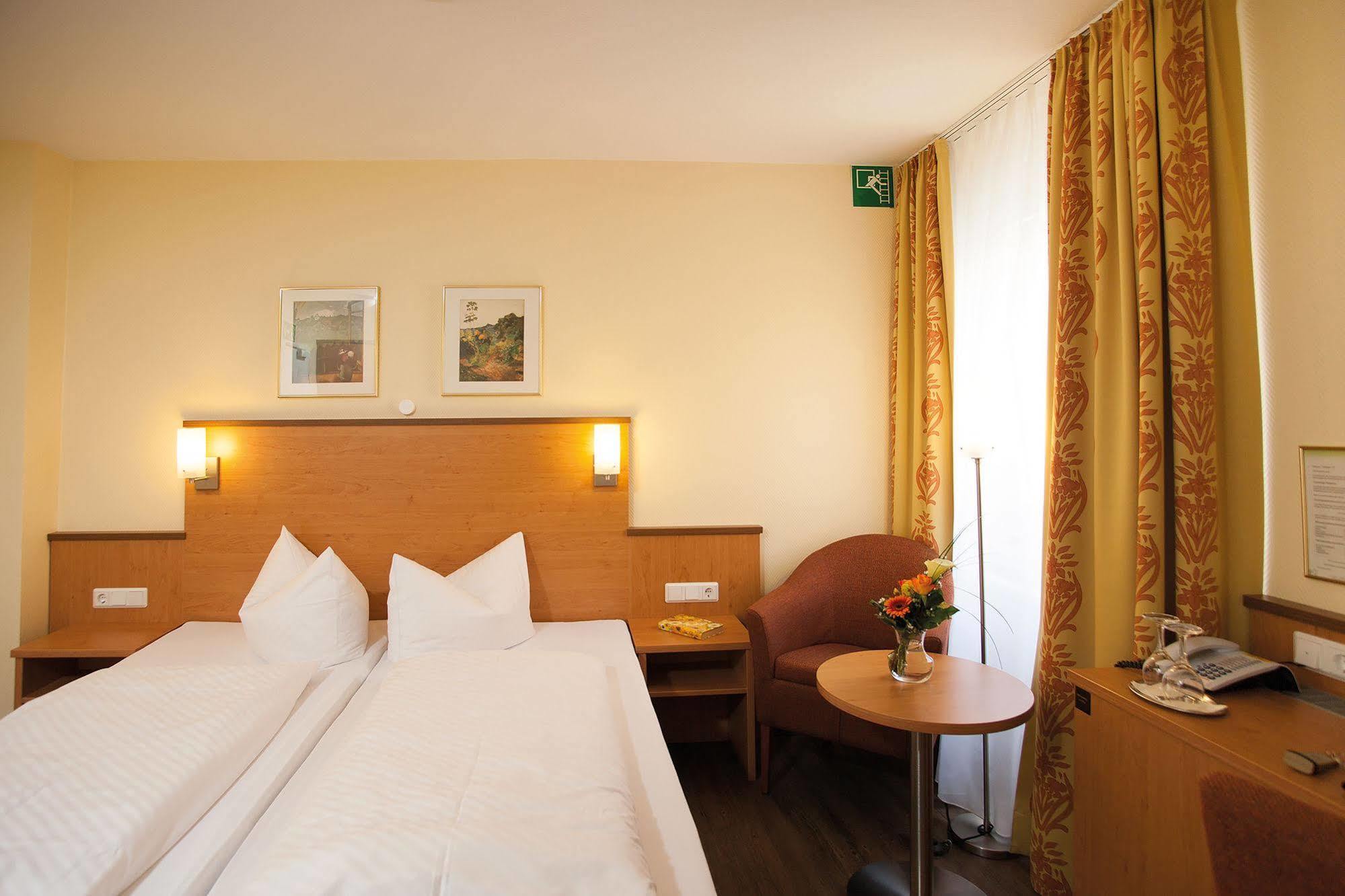 Vitalhotel Am Stadtpark Superior バート・ハルツブルク エクステリア 写真